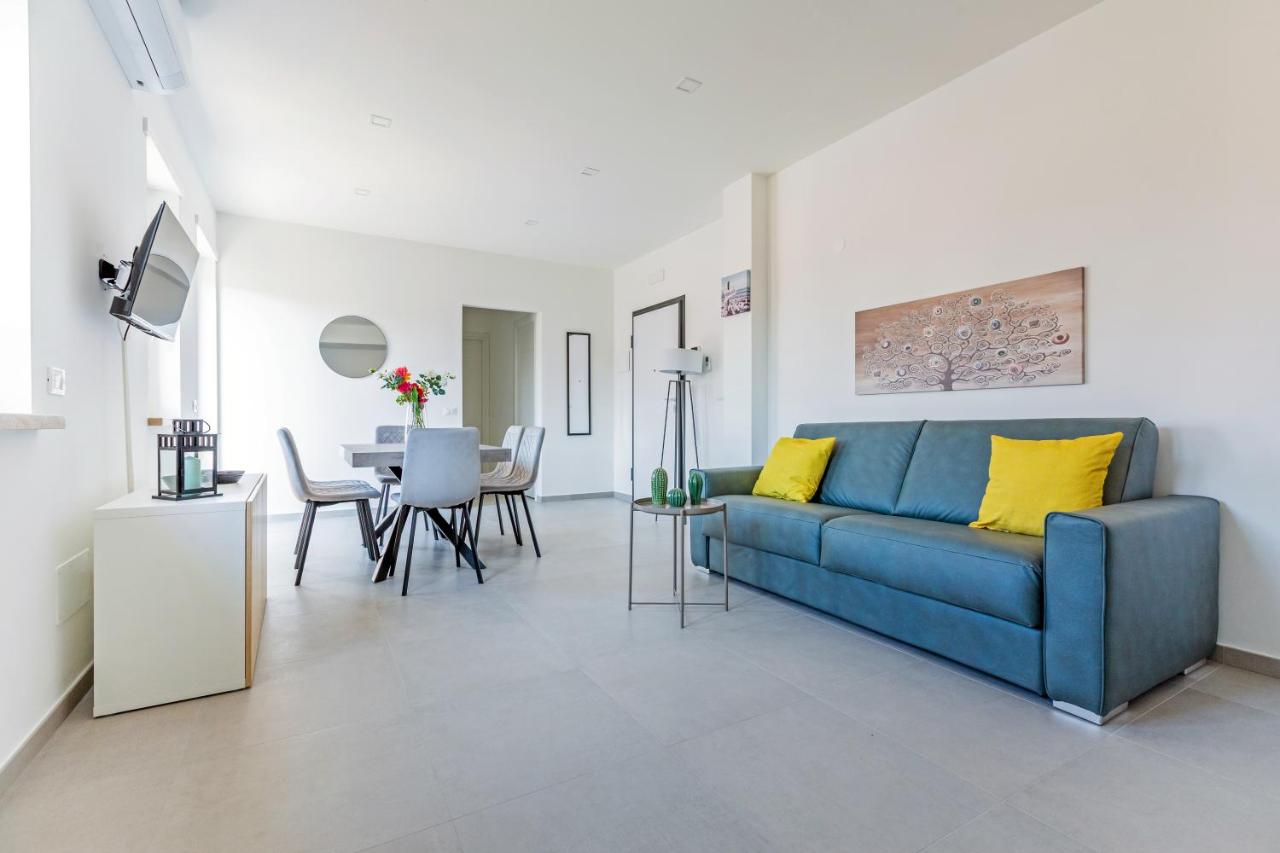 Luciano Ciampino Apartments - 5