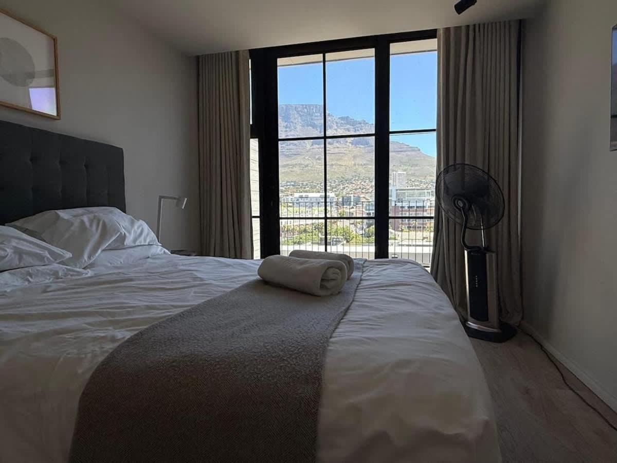 Stylish Loft with Breathtaking Mountain Views