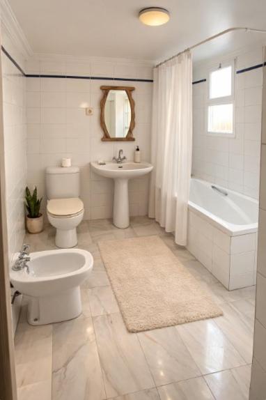 Bonitas habitaciones con aire acondicionado y terraza en casa residencial cercana al centro histórico de Málaga - 3