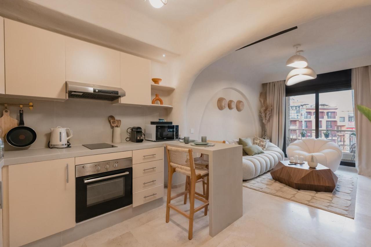 City Center 1 BED Apartments - Miramas - Pool and gym - 5