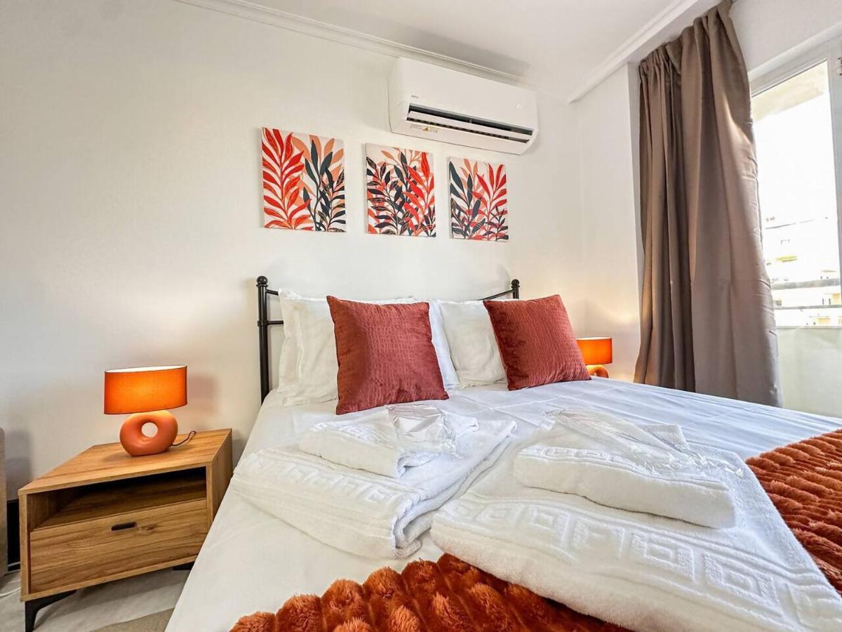 Piscina, Estacionamento, AC a 3 min da Praia da Rocha JR - 2