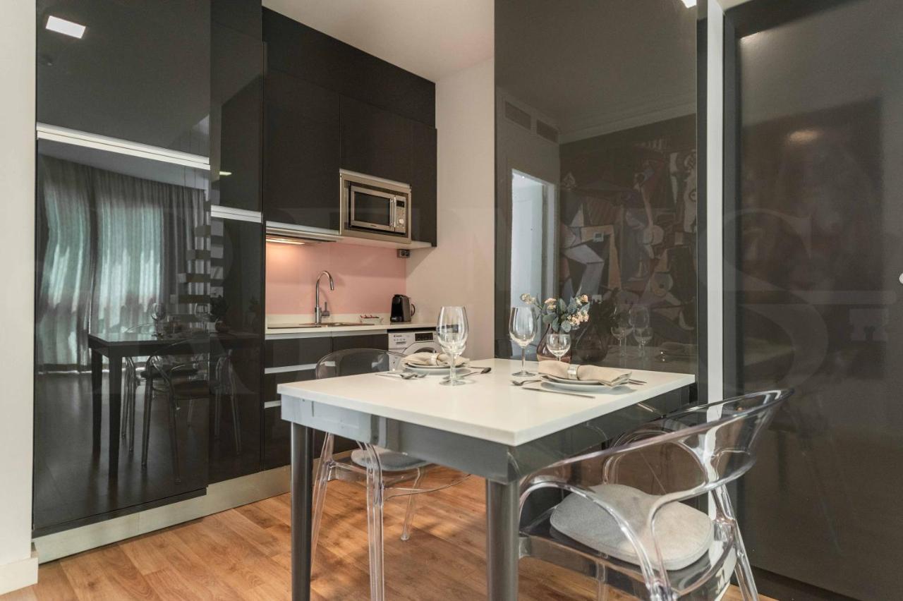 Infinitely Pink Suite Picasso-Inspired REMS - 4