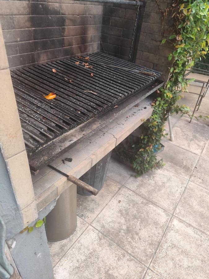 Living, 2 dormitorios con Cochera y Vista a los Bosques, BBQ y Laundry - 3