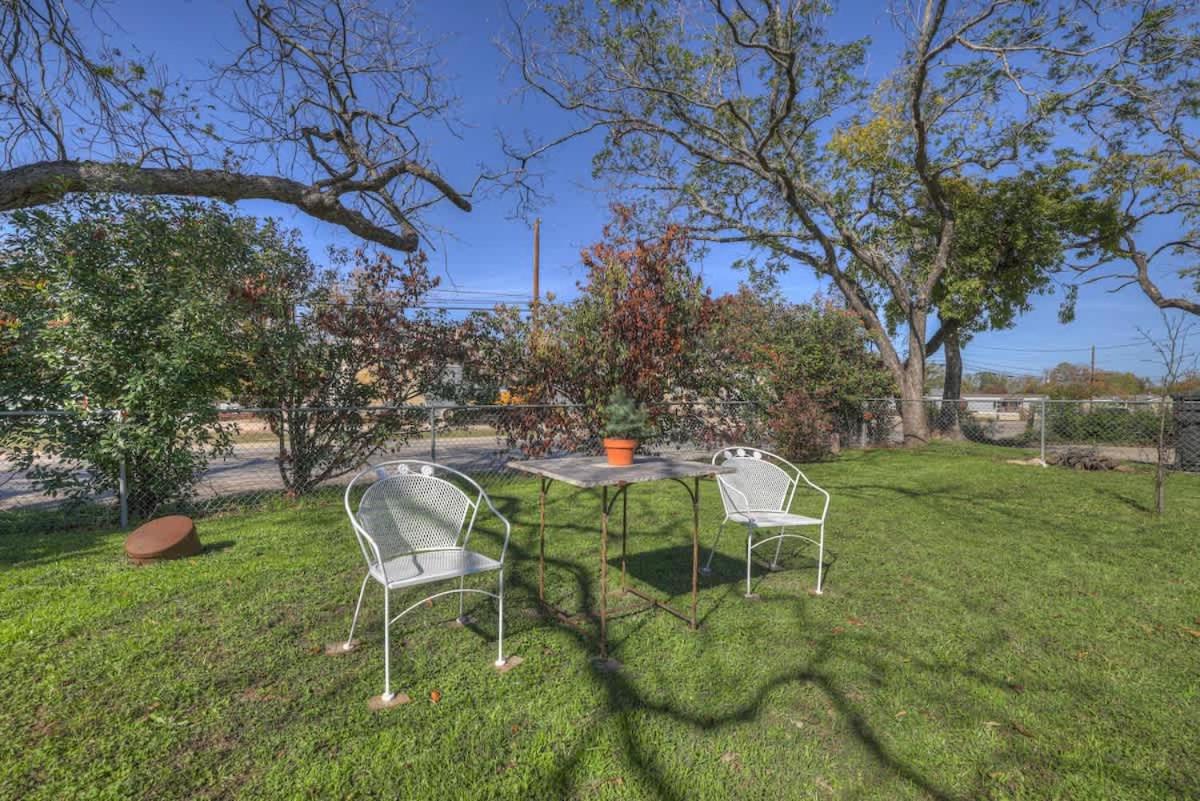 Austin 412 Luxury Guest House — photo 23