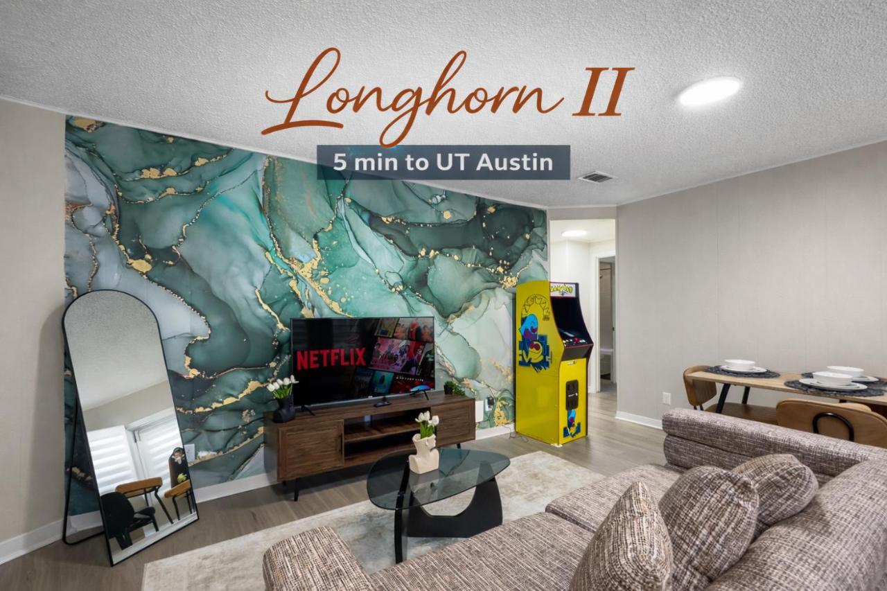 Longhorn II, walk to UT, 2 bedrooms, full kitchen - 5