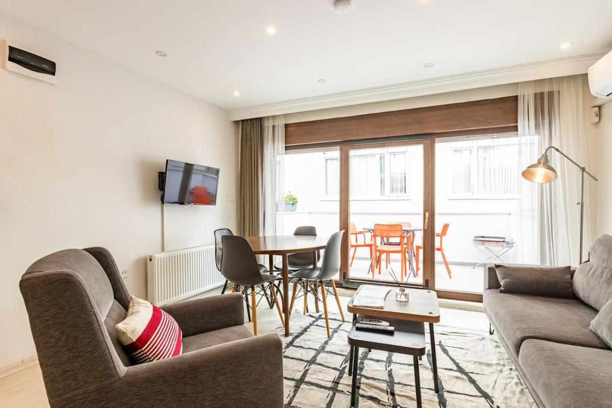 Private Building w Terrace Walk to Taksim & 6 Guests - 5