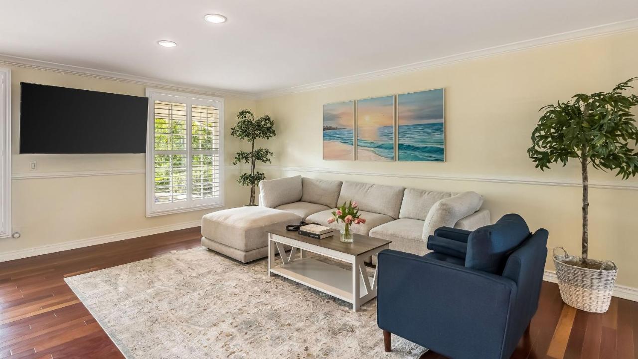 Twilight Terrace by AvantStay West Hills Retreat • Hot Tub BBQ EV Charger Near Malibu - 5