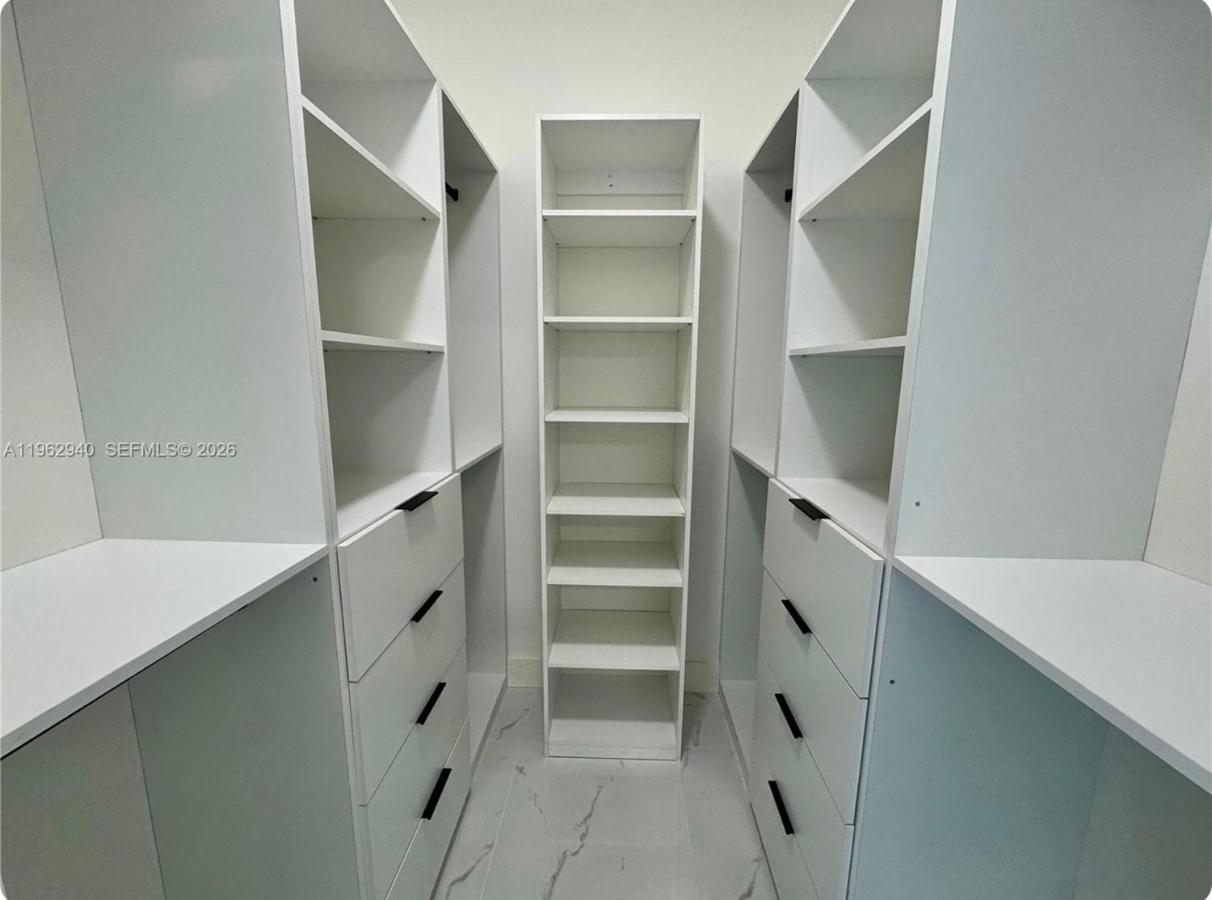 Beautiful House Near Marlins Stadium - 5