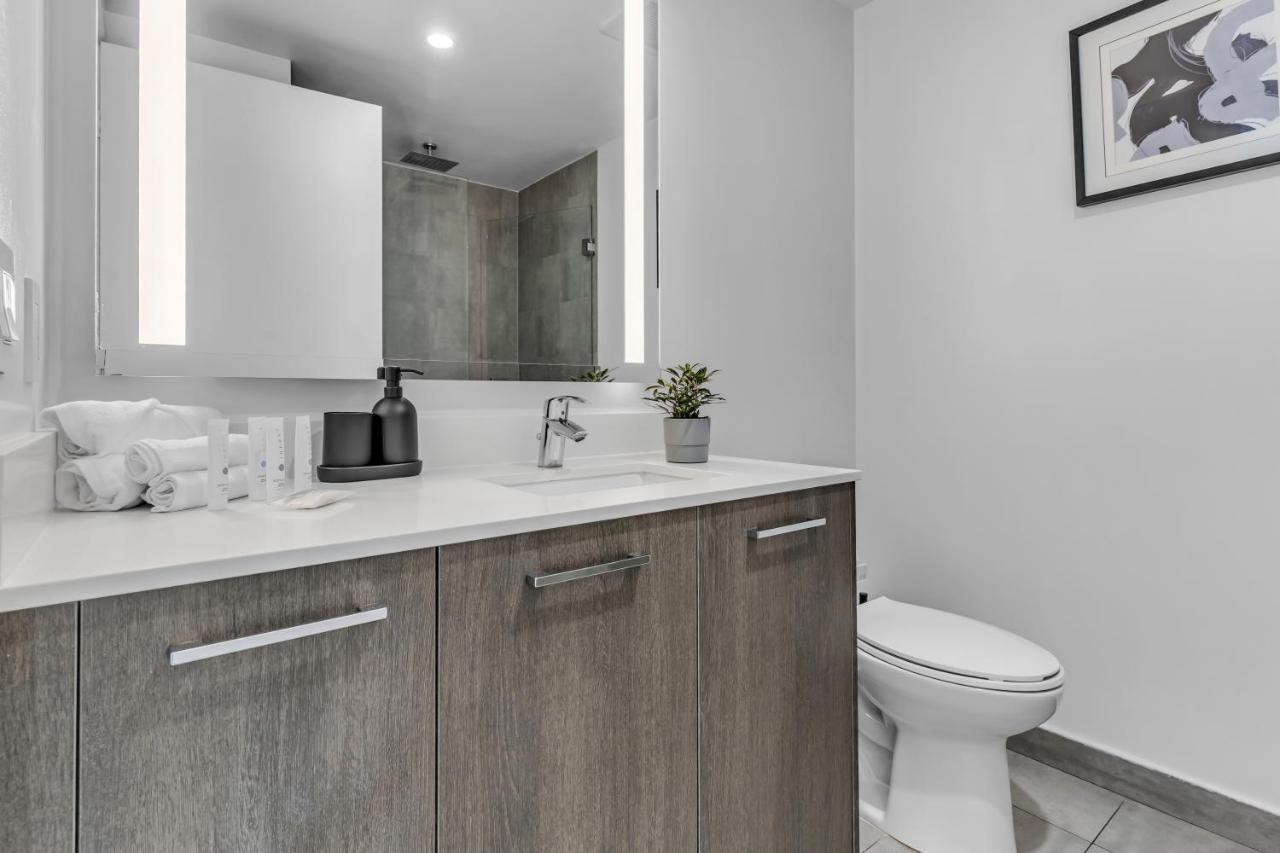 Luxury 3Bedroom Oasis - Stunning City & Water Views - High Floor - 3