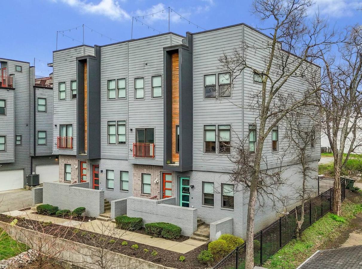 Modern Luxe Townhome with Rooftop Cinema - 2