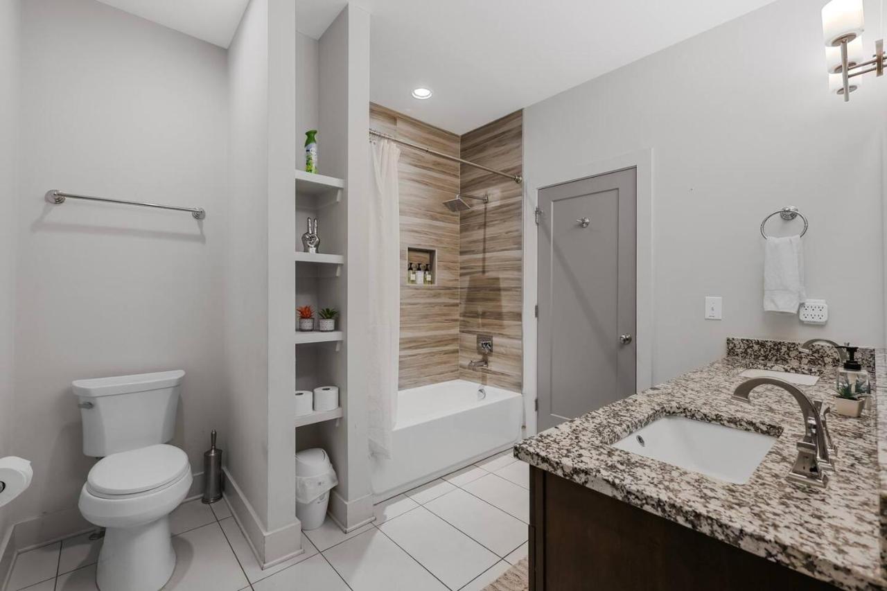 Modern Luxe Townhome with Rooftop Cinema - 3