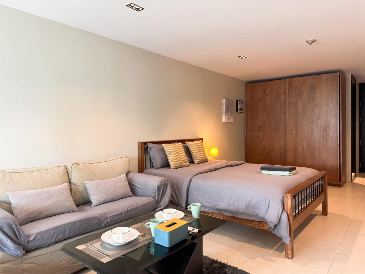 Central 1BR 50sqm Walk to BTS & Night Market - 2