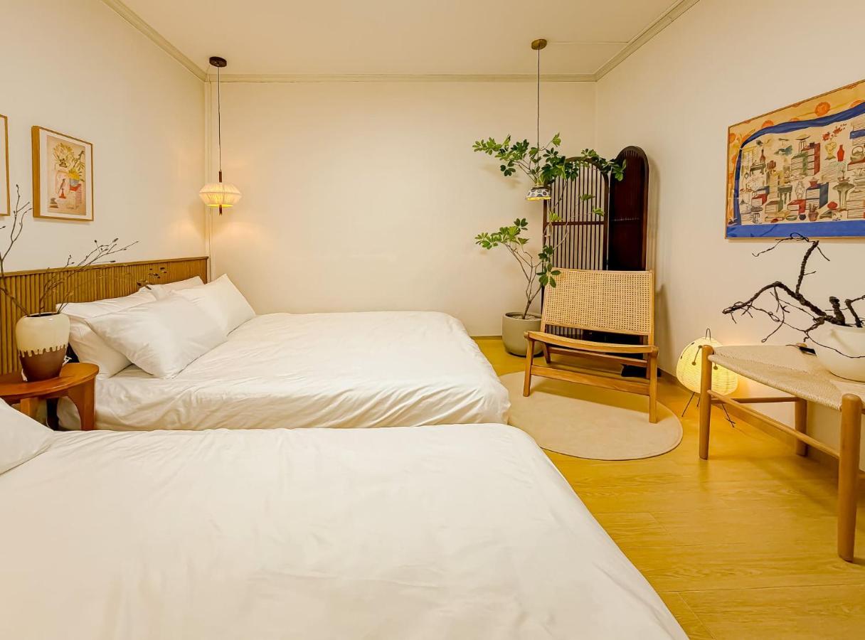 Hongdae 15 minutes,Yongsan, Haebangchon, Namsan, N Seoul Tower, Itaewon - 2