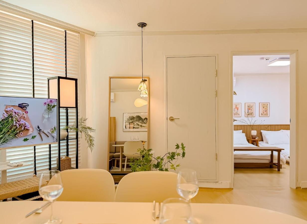 Hongdae 15 minutes,Yongsan, Haebangchon, Namsan, N Seoul Tower, Itaewon - 5