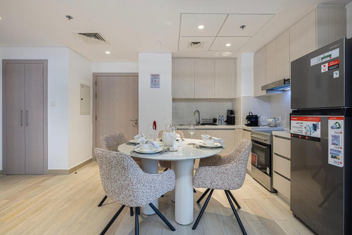 Stylish Waterfront 1BR SeaWorld Views Pool & Gym - 5