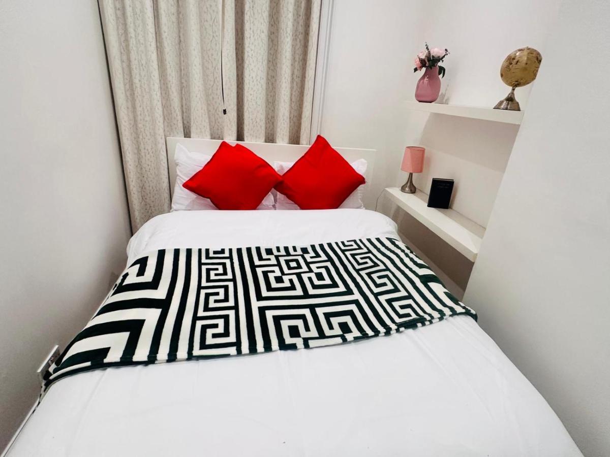 Cozy 1-Bedroom Apartment with Lounge near Paddington Station - 2