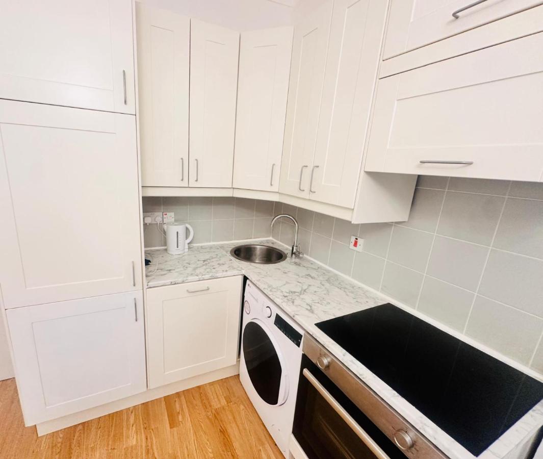Cozy 1-Bedroom Apartment with Lounge near Paddington Station - 4