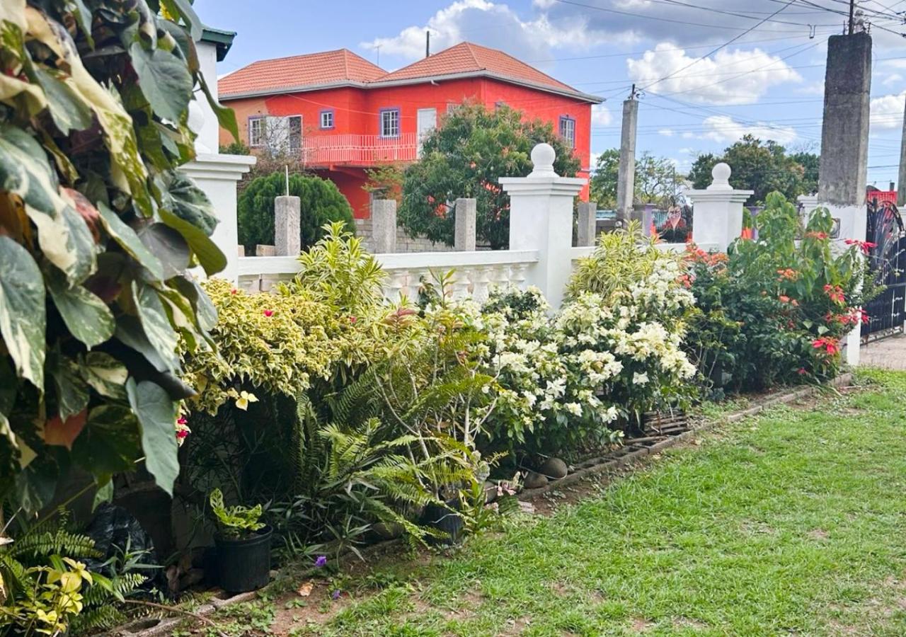 Toll Gate Cul-de-Sac Apartments - 5