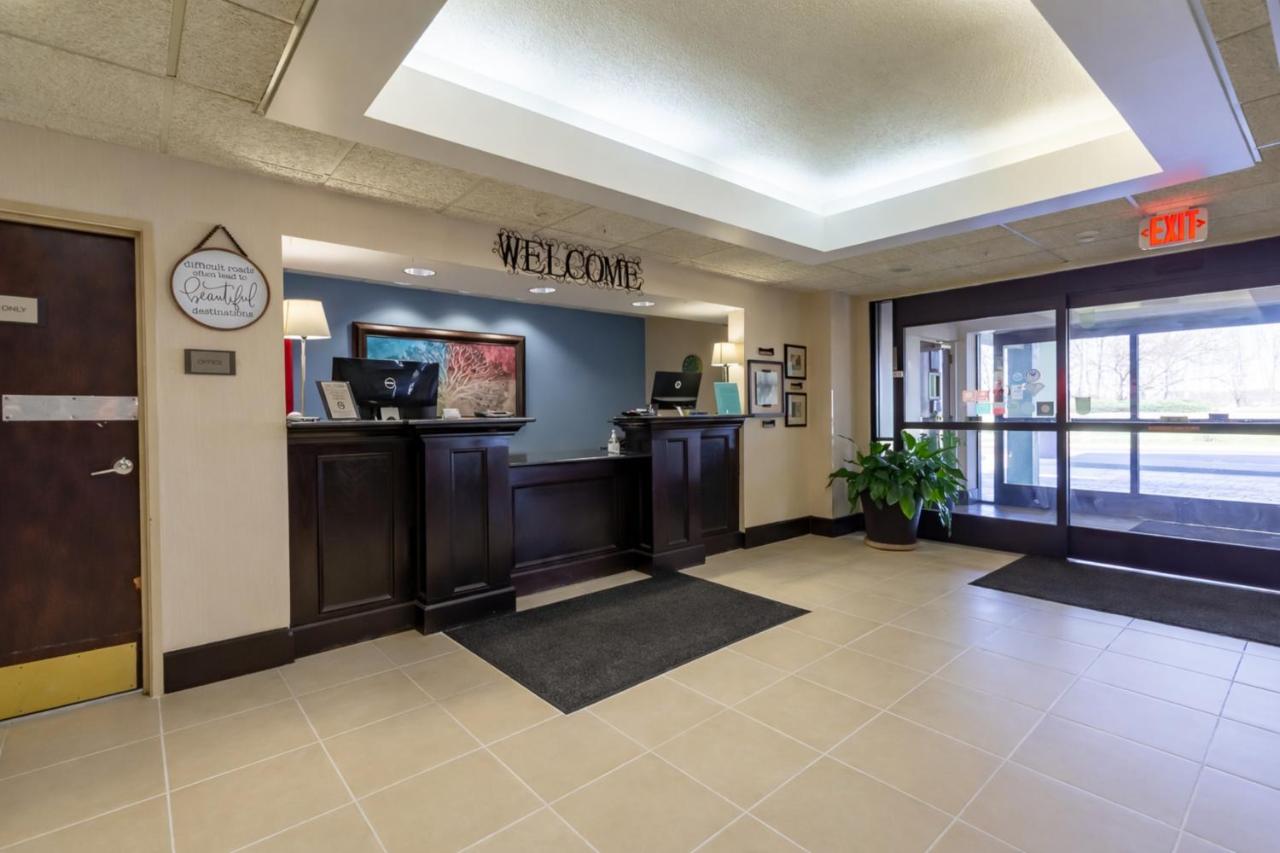 Greenfield Inn & Suites Owensboro, KY Airport — photo 20