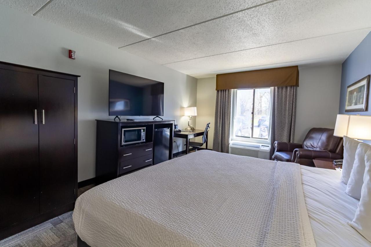 Greenfield Inn & Suites Owensboro, KY Airport — photo 18