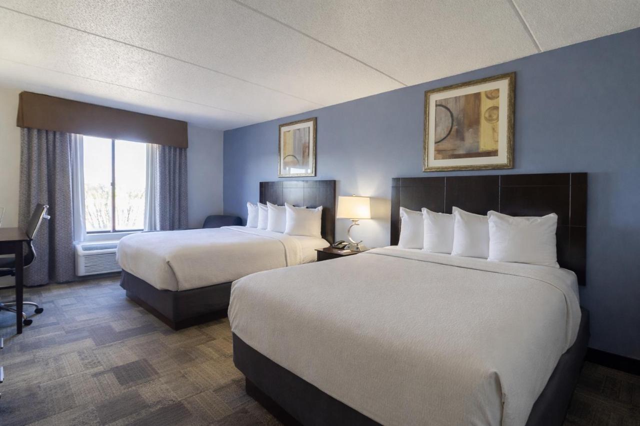 Greenfield Inn & Suites Owensboro, KY Airport — photo 9