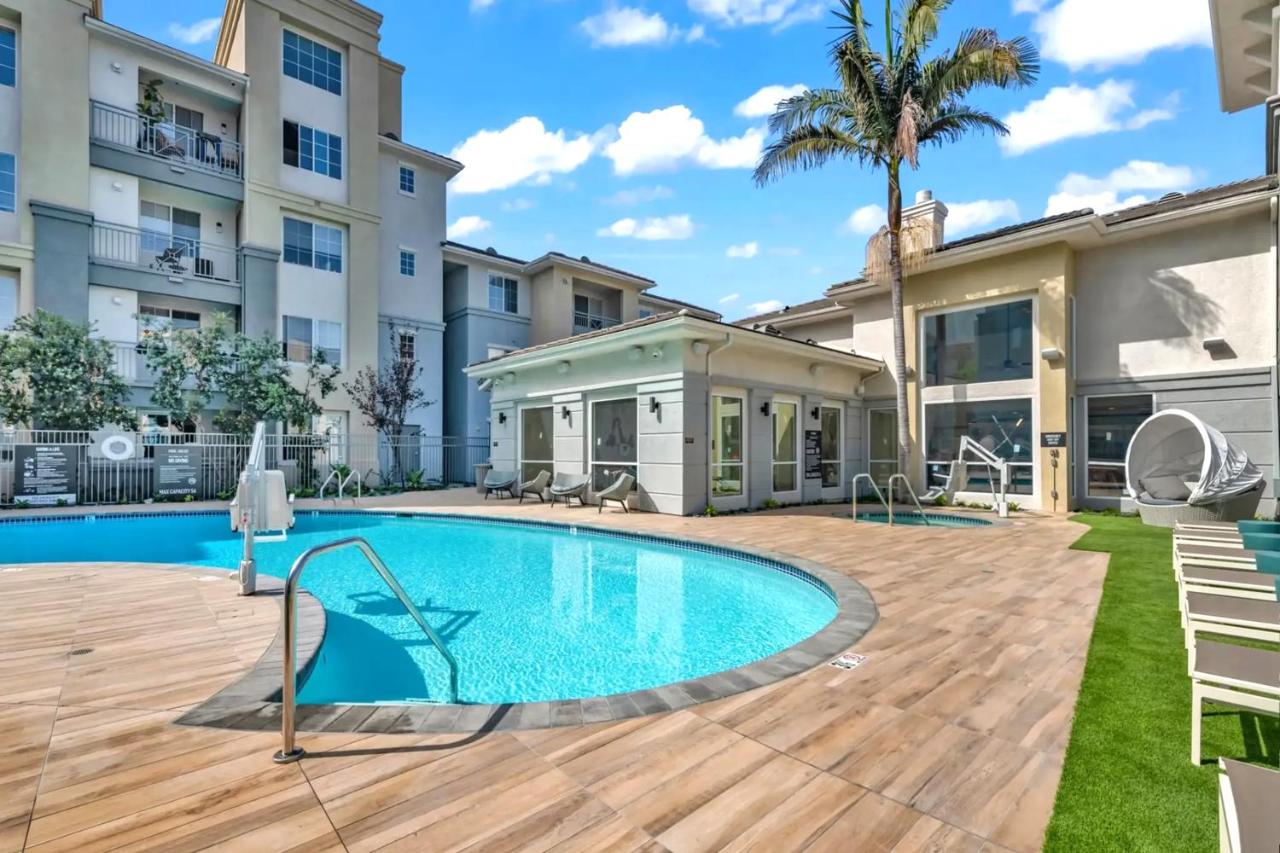 Spacious Loft Apartment 3B 2B in Marina Del Rey