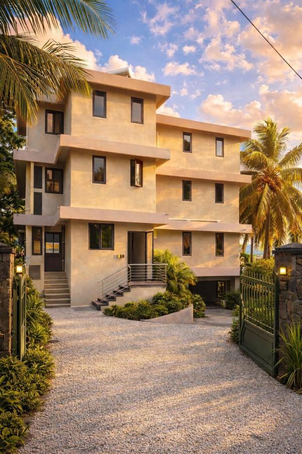 Recife Noir Apartments Mauritius or Black Reef Apartments Mauritius Sea Front Ground Floor appartment - 2