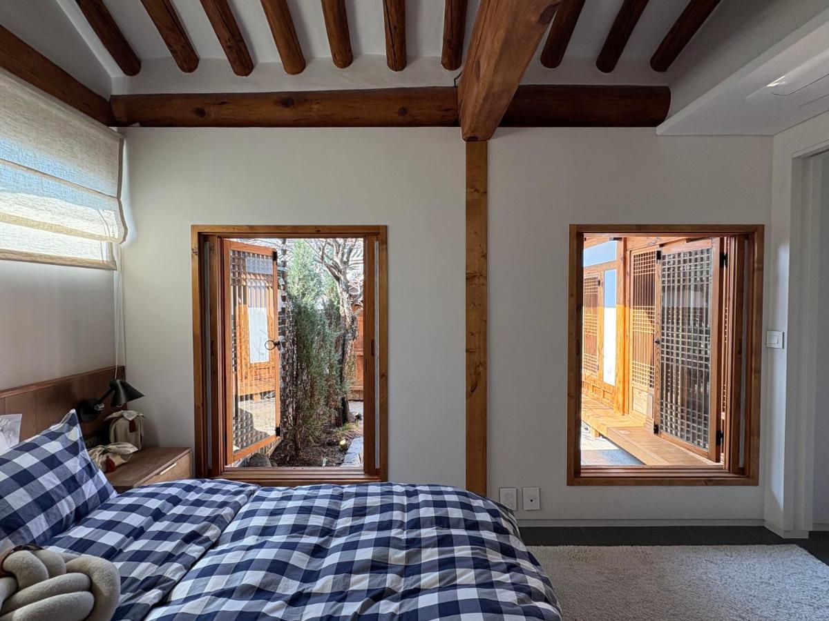 Korea Premium Hanok with Private Jacuzzi in Bukchon Village near Gyeongbokgung, Gwanghwamun, Jongno, Seoul - 4