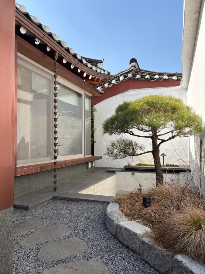 Korea Premium Hanok with Private Jacuzzi in Bukchon Village near Gyeongbokgung, Gwanghwamun, Jongno, Seoul - 2