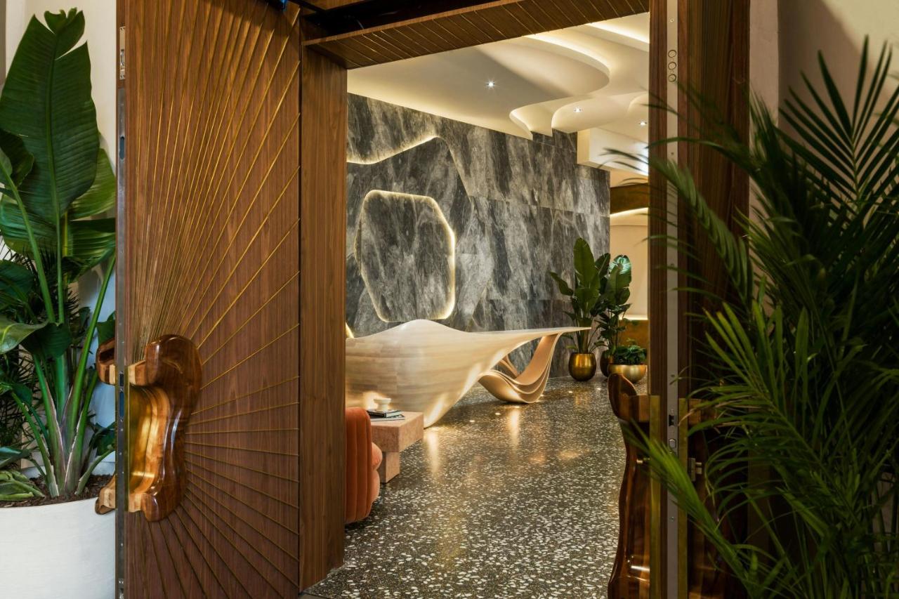 UNFRAMED Miami Beach, Autograph Collection - 3