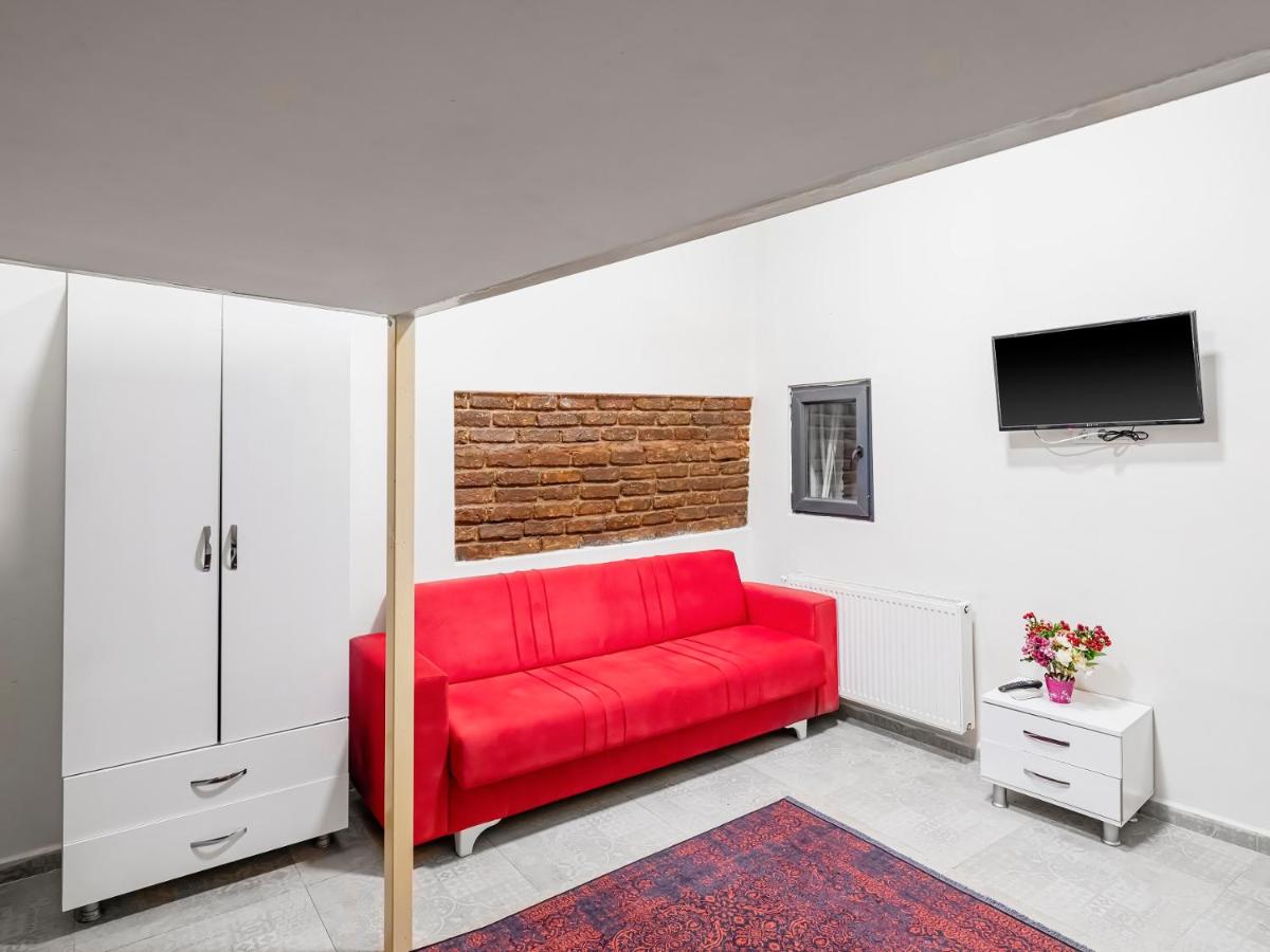 The Red Tent Loft Suites - 5