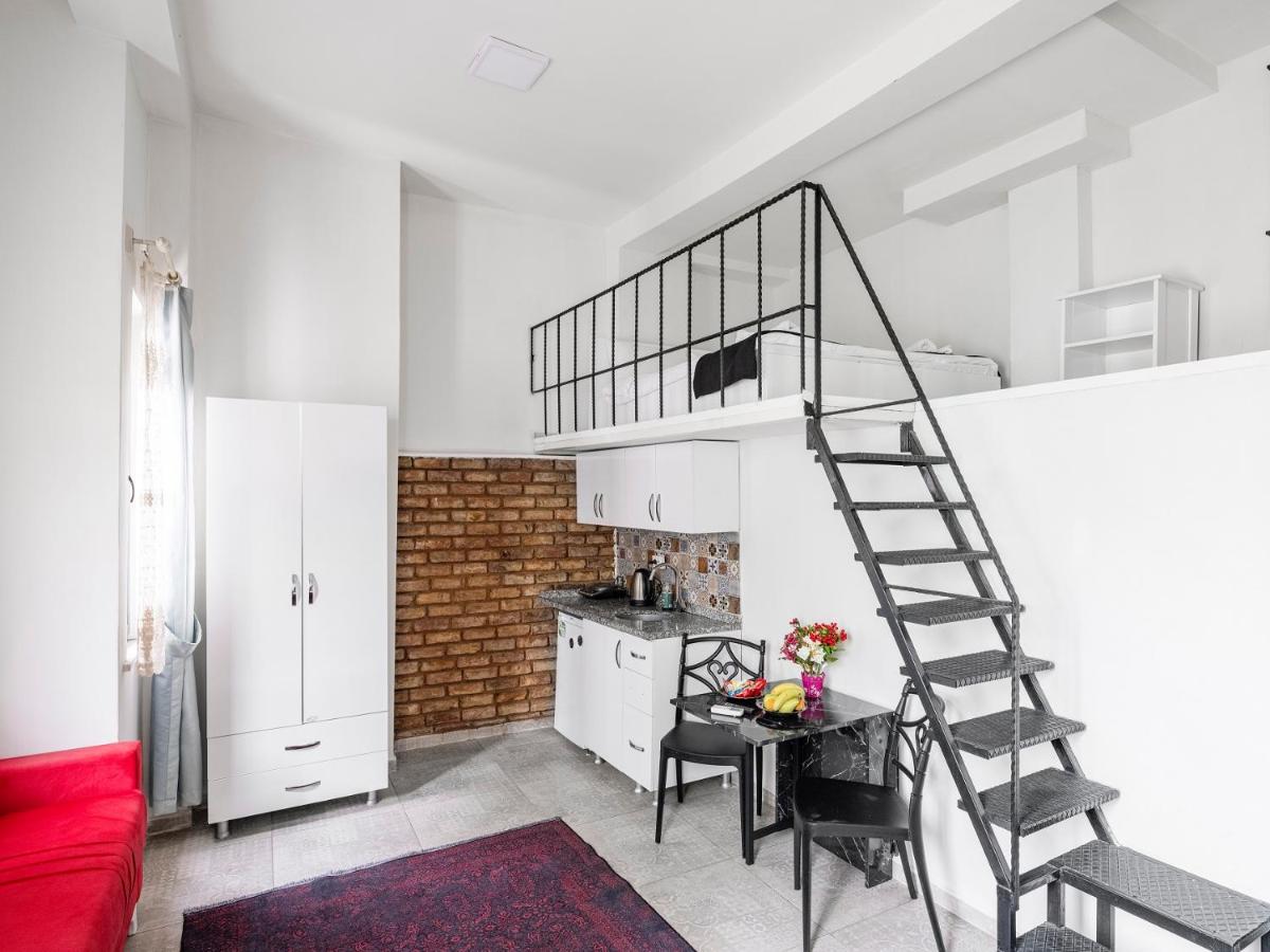 The Red Tent Loft Suites - 4