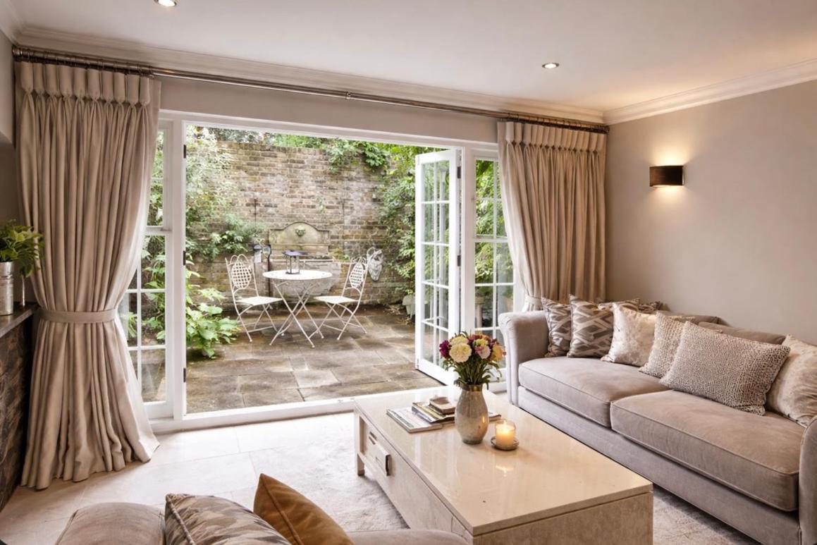 Cozy House in Belgravia, 2 king beds, garden and hot tub