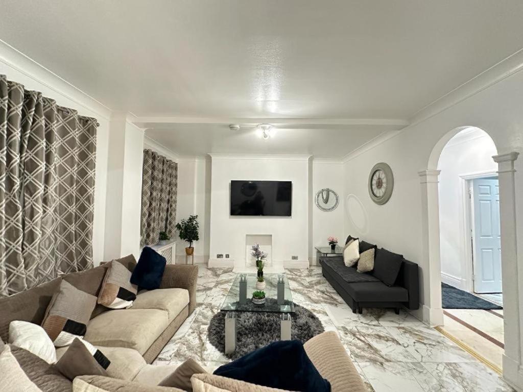 Marble Arch Family Three bedroom Apartment - 5