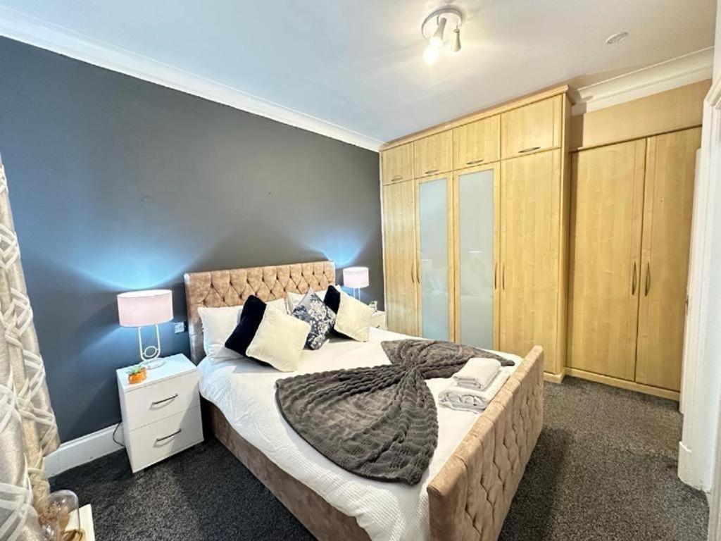 Marble Arch Family Three bedroom Apartment - 2