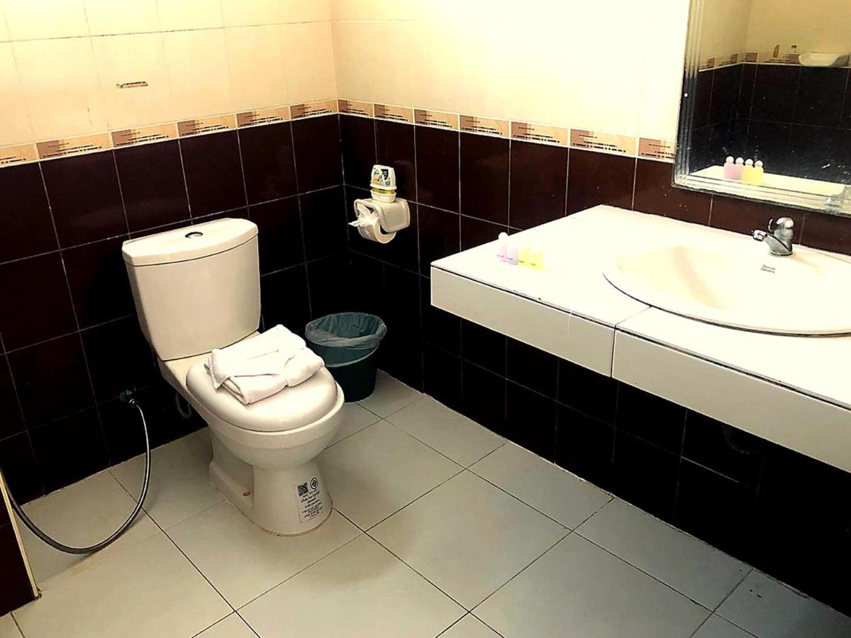 Silver Oaks Hotel - 3