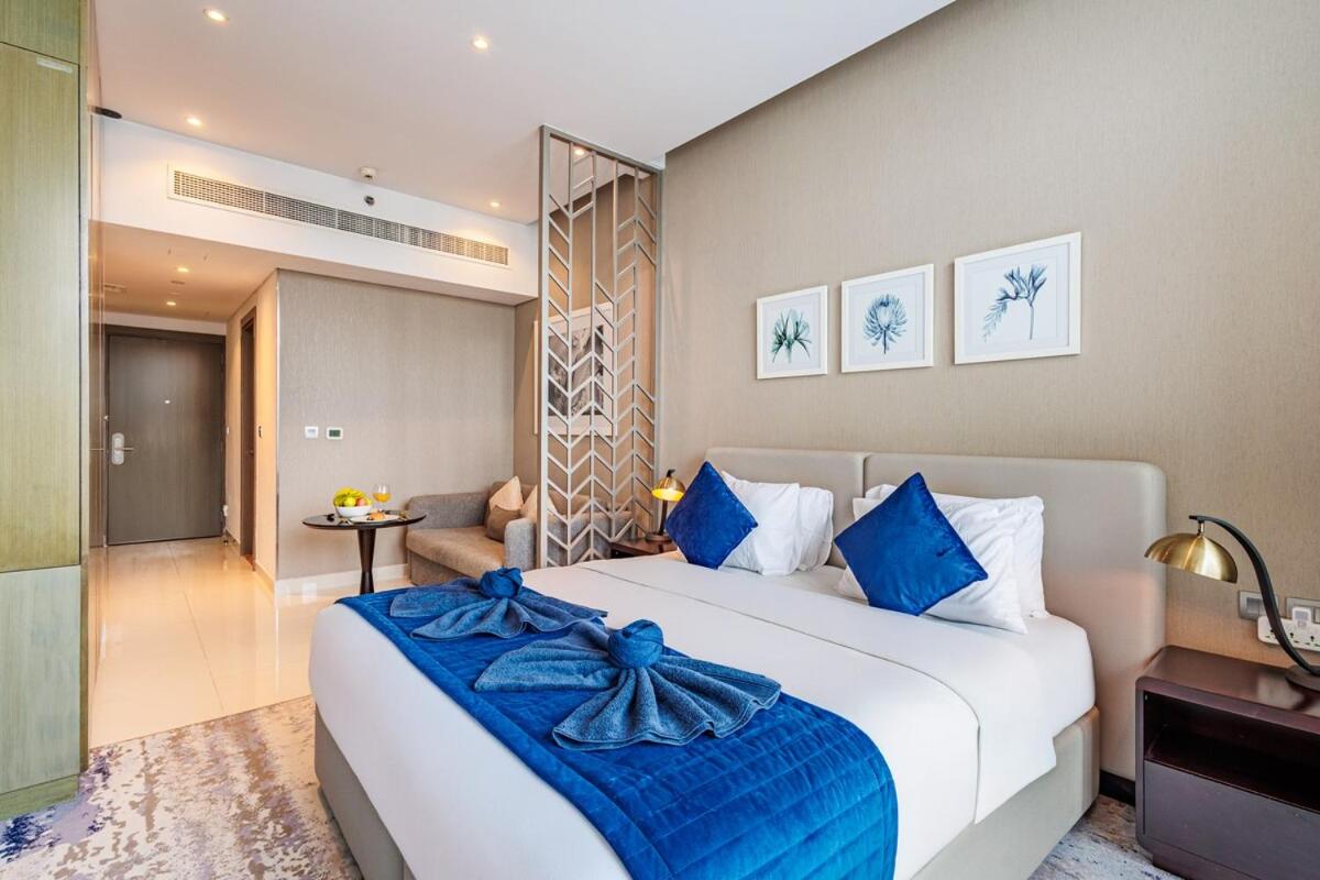 Stylish Studio Business Bay - Canal View - Gym & Pool - 2