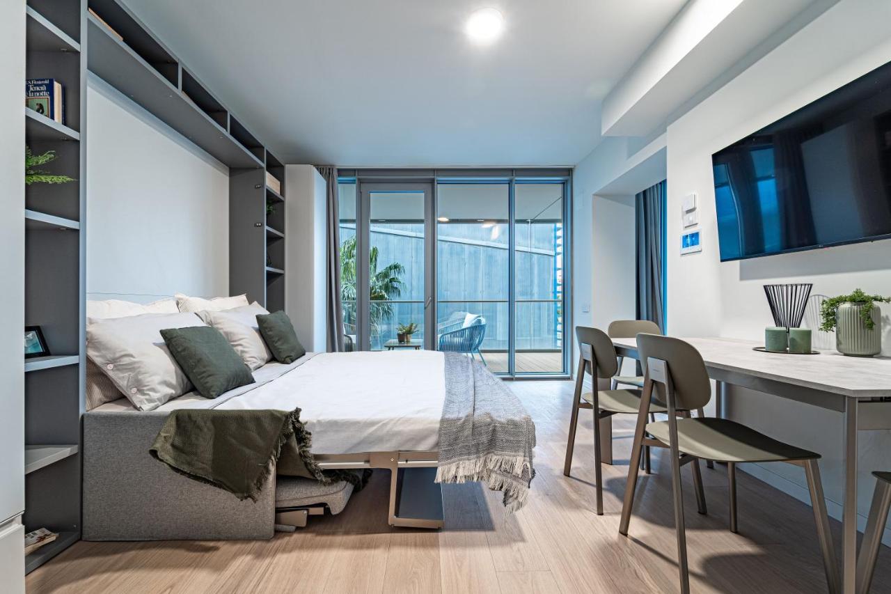 JOIVY Stylish Waterfront Studio with Balcony & Parking in Genoa - 2