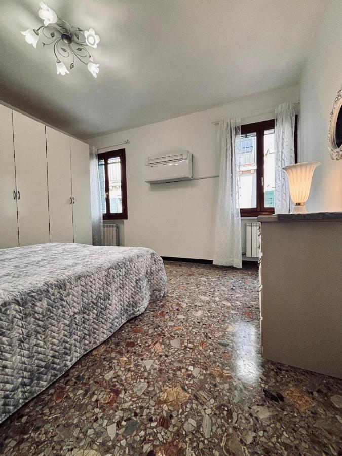 Il nido bianco - near Rialto Bridge - 2