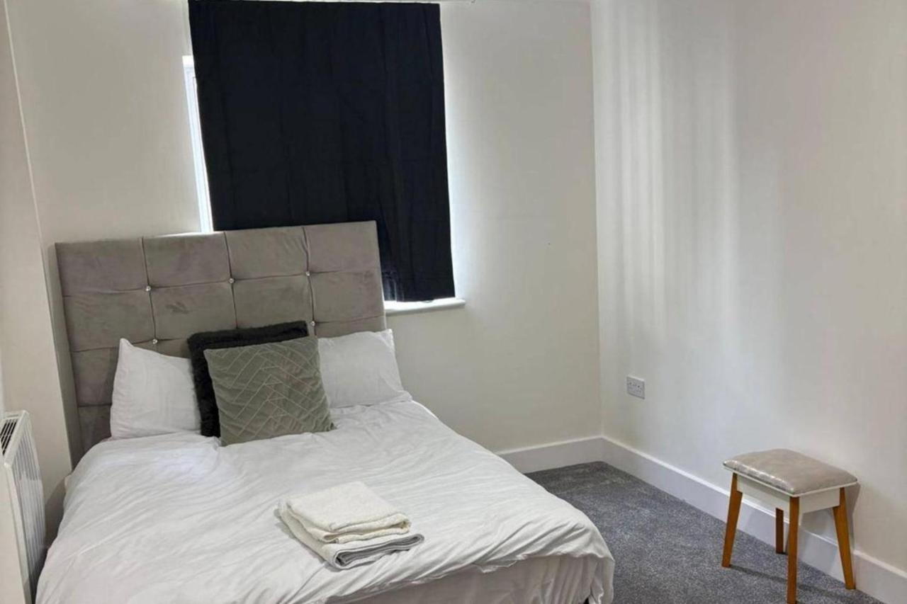 London brigde luxurious spacious apartment