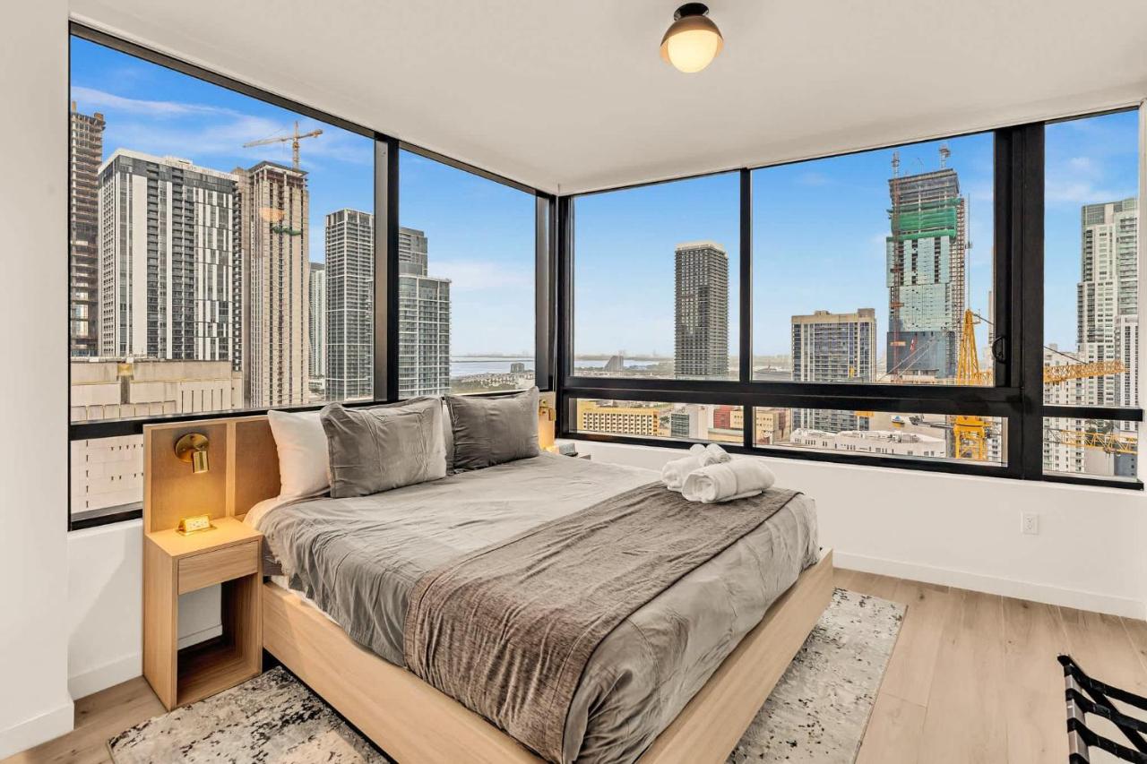 Miami Oasis 2BR Apt Pool & Beach Access for 5