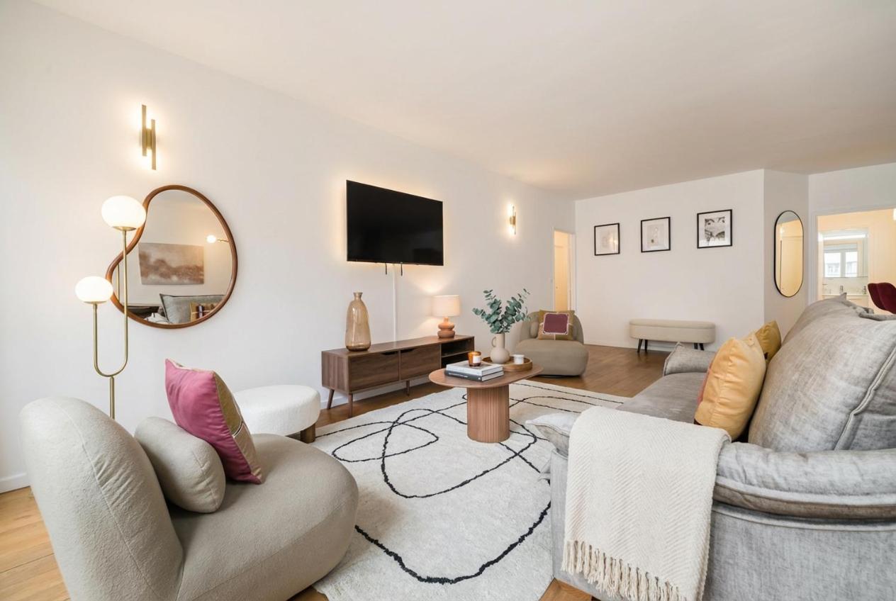 PoeticStay - Champs Elysees - 2