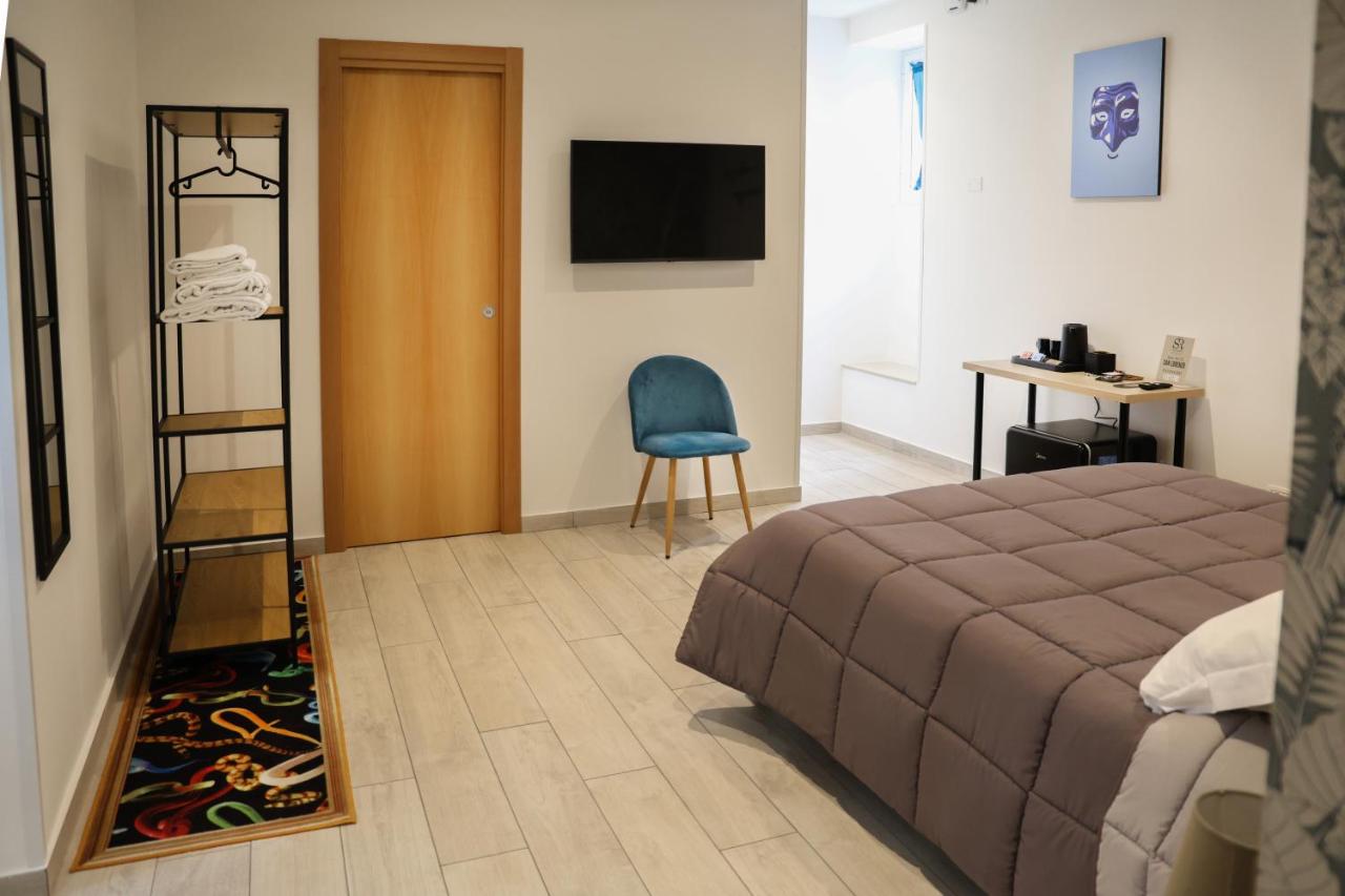 5 Santi Rooms