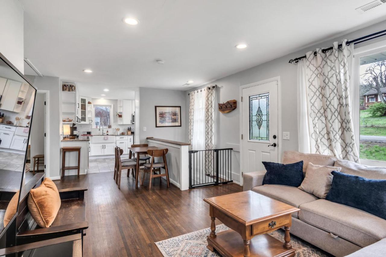 The Cornish Classic - Cozy Ranch Near Downtown - 2