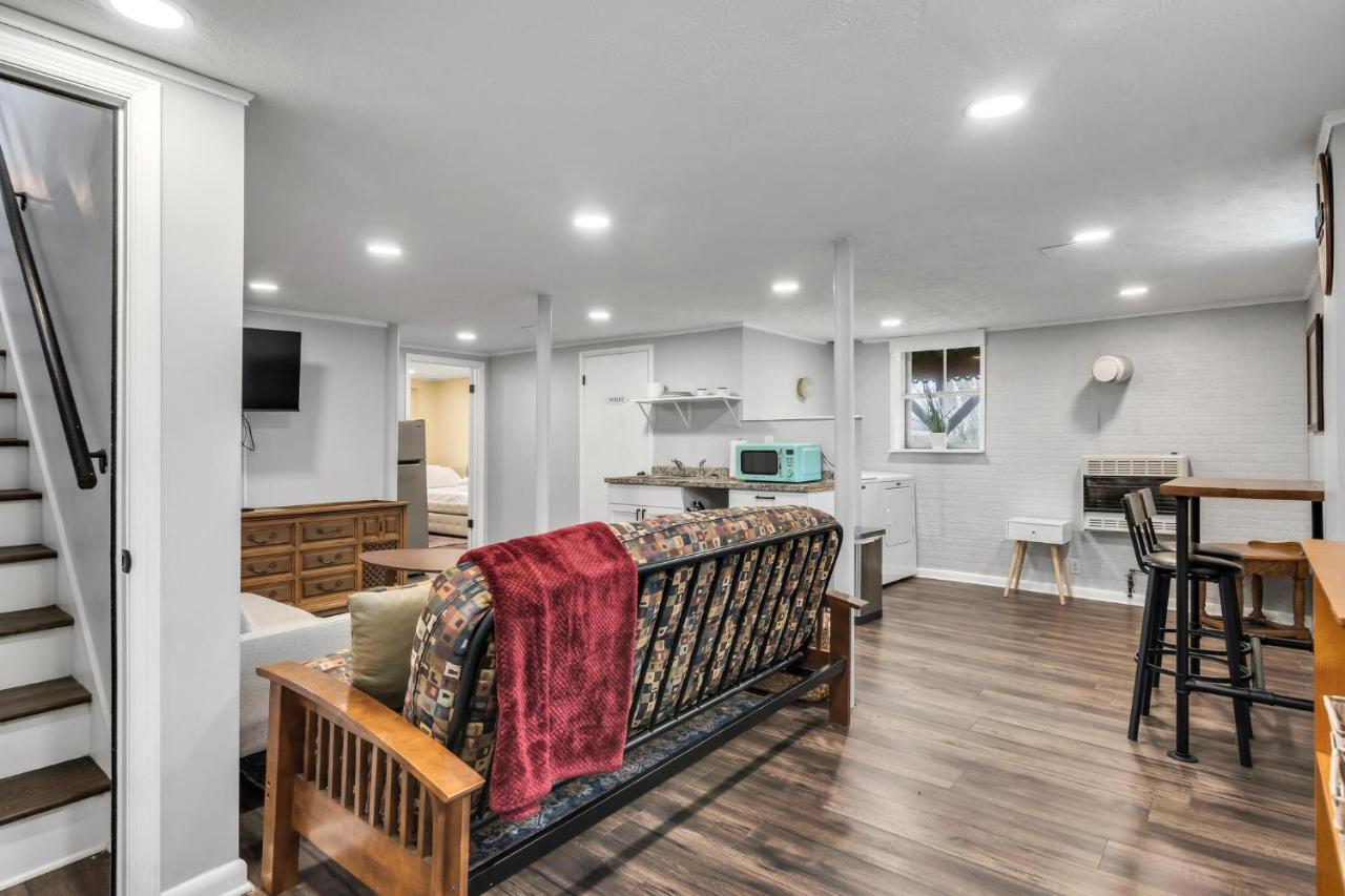 The Cornish Classic - Cozy Ranch Near Downtown - 4