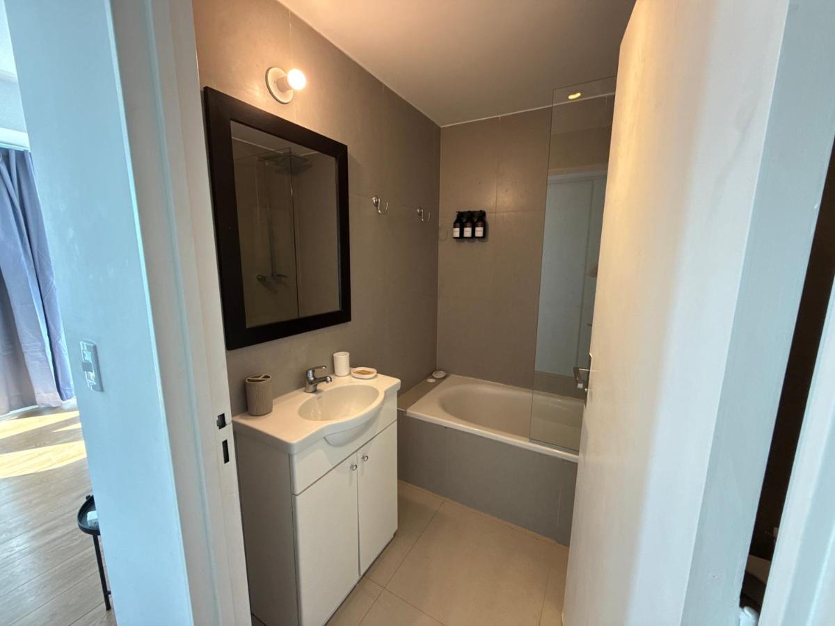 Departamento Premium en la famosa Torre Bellini, en el centro, con piscina, jacuzzi, gimnasio y vista increible a la ciudad de Buenos Aires, capacidad máxima 5 personas - 3
