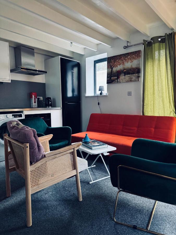 Private 1-Bed with Parking