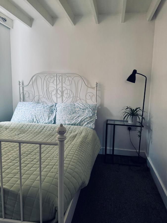 Private 1-Bed with Parking - 4