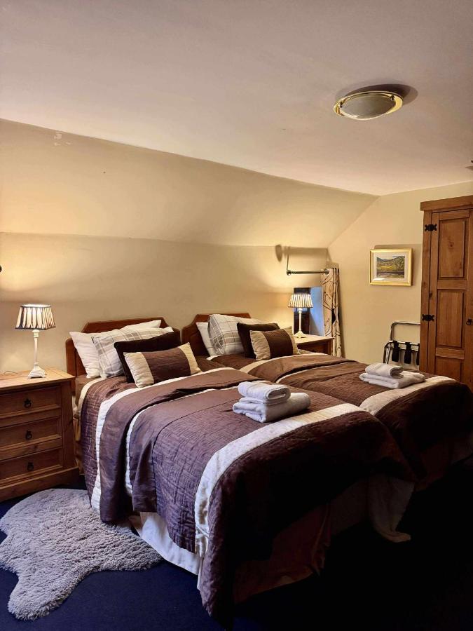 Double or Twin Room with Private Bathroom