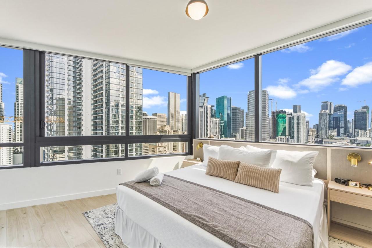 District 225 Miami - Rooftop Pool Gym & City Views - 2